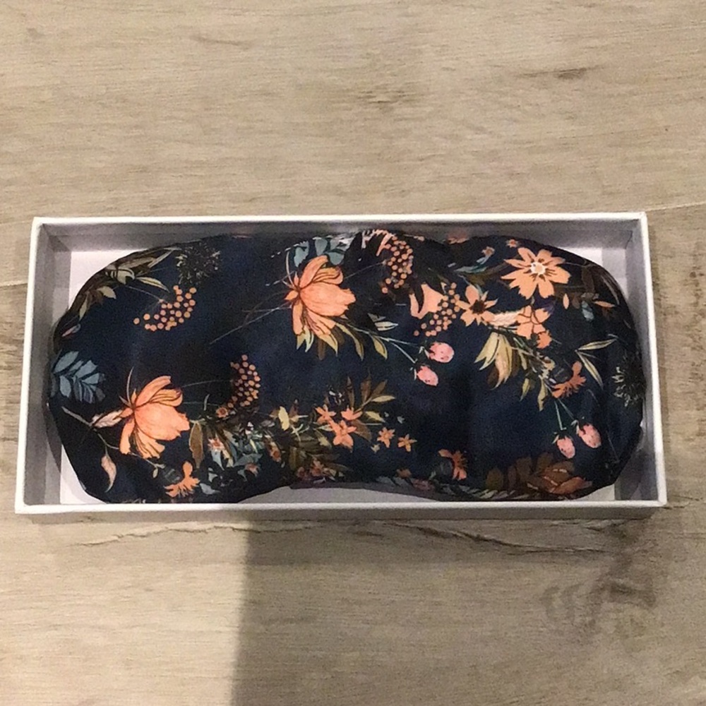 Eye mask/ eye pillow